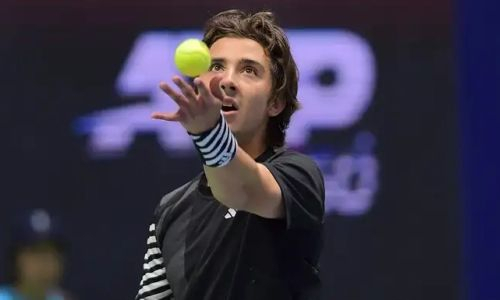 Будущий казахстанец одержал яркую победу на старте турнира АТР 250 в Брисбене