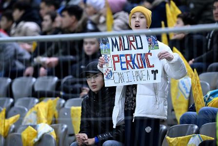 «Есть какая-то тайная связь». Казахстанский болельщик «Астаны» удивил хорватов своим поступком. Фото