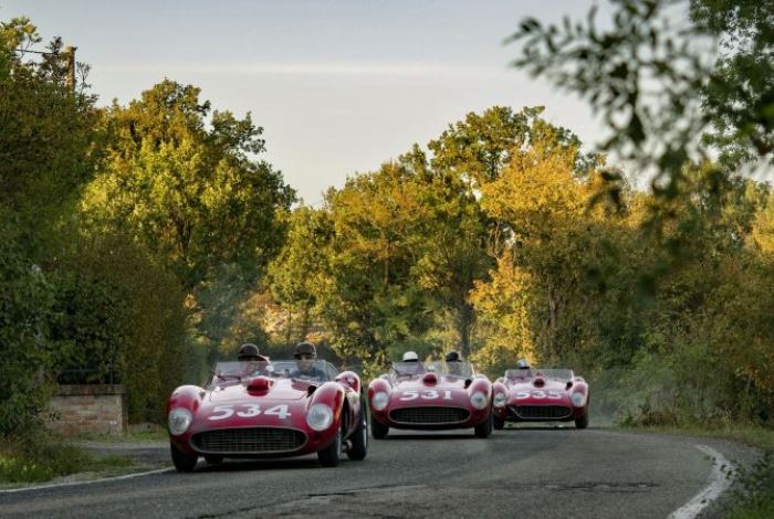 Легендарные модели Ferrari покажут в фильме про известного гонщика. Фото