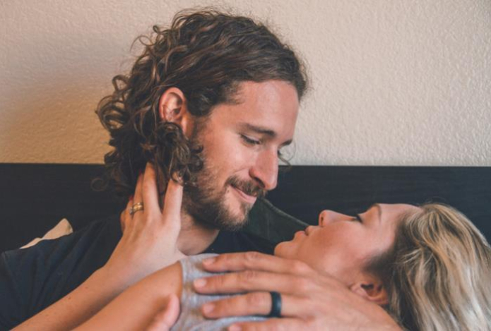 Порно жыныстық қатынас кезінде сөйлесу Орыс моншасындағы гей армиясы видео