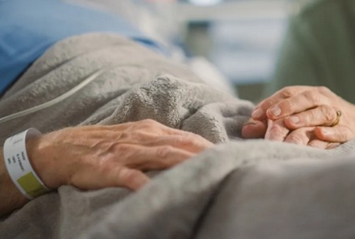 Что «видят» люди перед смертью. Медсестра раскрыла последние слова пациентов