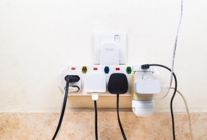 Нужно ли вынимать вилку из розетки