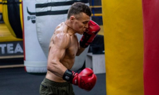 «Говорят, я толстый». «Молодой Головкин» из Казахстана показал форму за восемь дней до боя