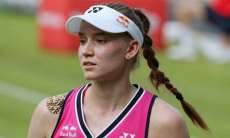 «Просто смертоносна». Елена Рыбакина проведет матч со своим «двойником» из будущего