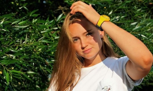 В сети появилось пляжное фото Елены Рыбакиной