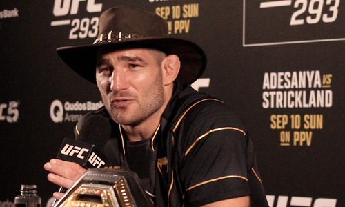 Чемпион UFC рассказал, как справляется с пережитым в детстве насилием