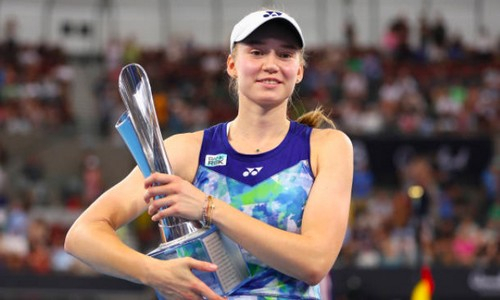 «Может лечить болезни». Елена Рыбакина вызвала восхищение в триумфальном матче