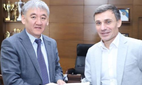 Казахстанский футболист официально получил нового главного тренера в зарубежном клубе