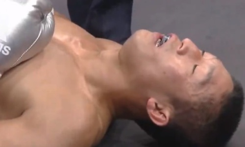Тяжелым нокаутом закончился бой узбекистанского боксера. Видео
