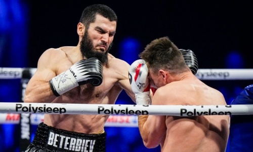 «Он не человек». Эдди Хирн восхитился нокаутом Артура Бетербиева