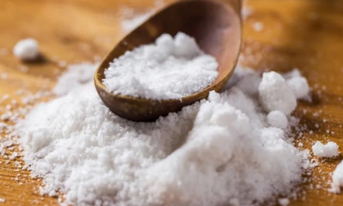 Поваренная соль удобрение. Соль в огороде. Поваренная соль удобрение. Поваренная соль удобрение. Сильвинит удобрение.