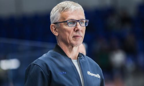 «Парень крепок психологически». Наставник клуба КХЛ оценил дебют 19-летнего казахстанца