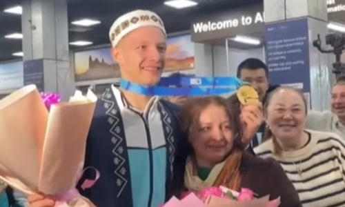 Появилось видео встречи автора исторического «золота» Казахстана на зимних юношеских ОИ-2024
