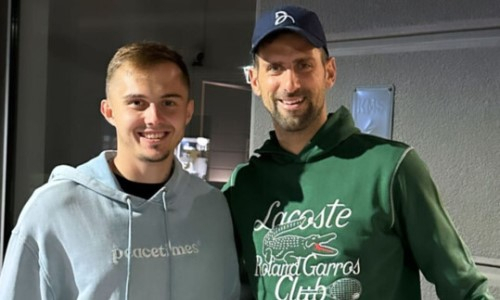 «Он на русском мне ответил: „Удачи, брат“». Футболист сборной Казахстана познакомился с Джоковичем