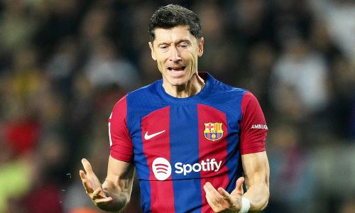 Скандал в «Барселоне». Левандовски наехал на Хави