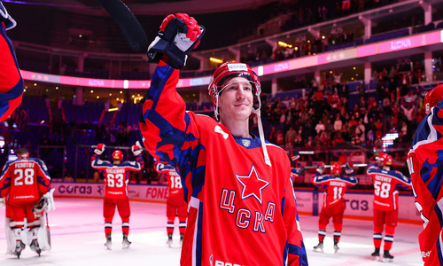 Экс-хоккеист сборной Казахстана помог победить клубу КХЛ в матче с дублем