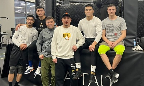 Казахстанские боксеры из зала «Канело» продолжают тренировки