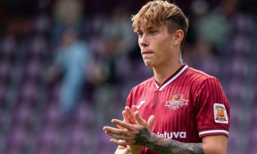 «Хорошо себя проявил». Казахстанский нападающий подписал контракт с европейским клубом