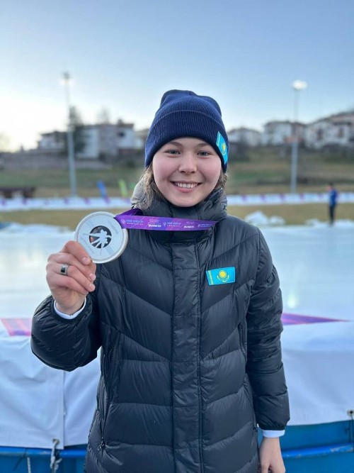 Официально объявлены знаменосцы сборной Казахстана на зимних юношеских Олимпийских играх в Канвоне