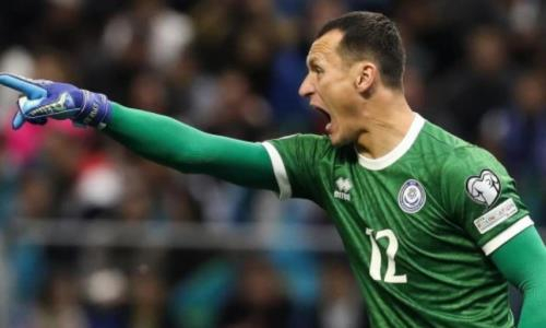 Вратарь сборной Казахстана по футболу оценил победу земляка над узбекистанцем в ММА