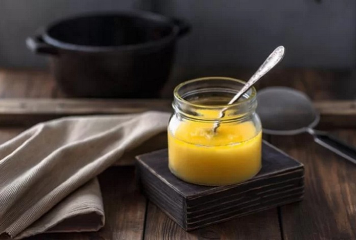 «Вреднее сливочного». Врач назвал два опасных для сердца и поджелудочной масла