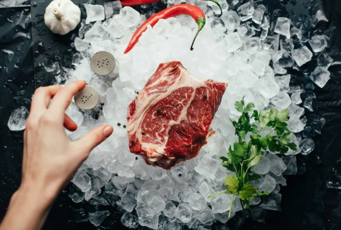 Диетолог рассказала, как часто можно есть мясо в пожилом возрасте