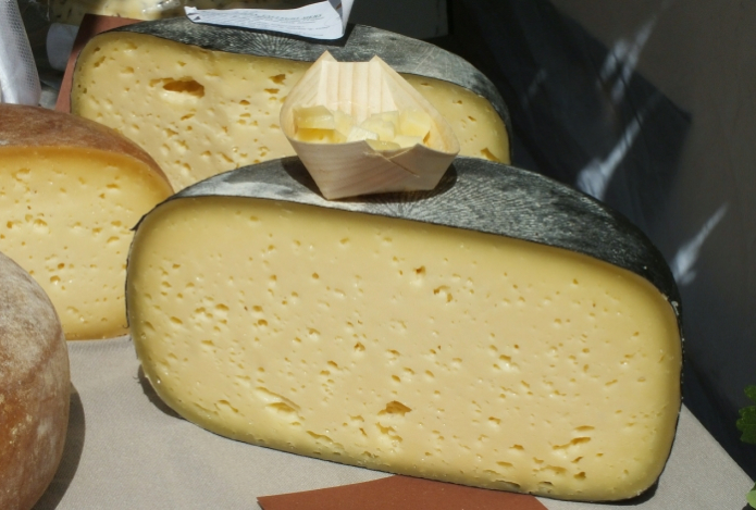 «Это сродни выстрелу в голову». Названы четыре опасных для здоровья вида сыра