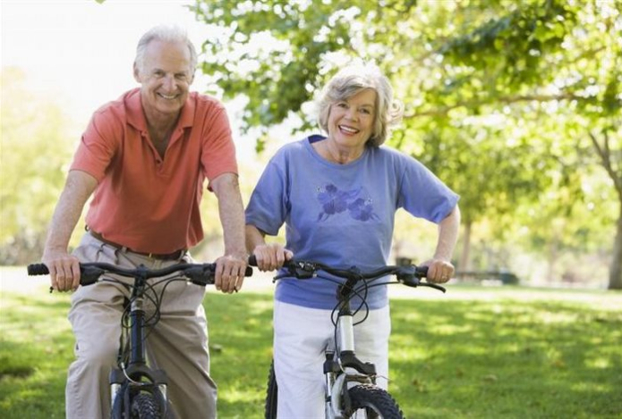 Врач назвал семь привычек долголетия, которые занимают пять минут в день