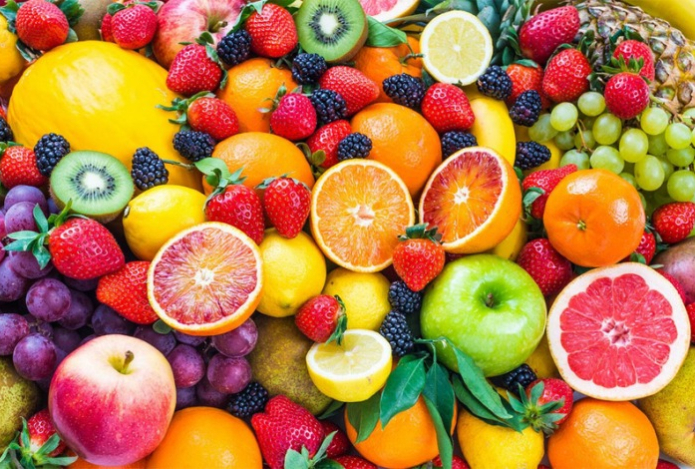 Полезно ли есть фрукты по утрам?