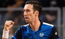 Теннисист из Казахстана с победы стартовал на турнире в Тенерифе