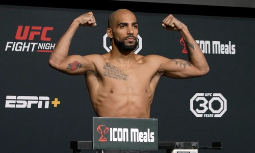 «Я видел это во сне». Соперник Азата Максума дал прогноз на их бой в UFC