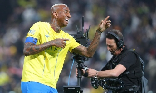 «Аль-Наср» Роналду забил три гола за 12 минут команде Месси. Видео