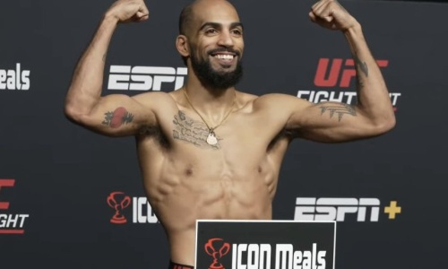 Соперник Азата Максума успешно прошел взвешивание перед боем в UFC