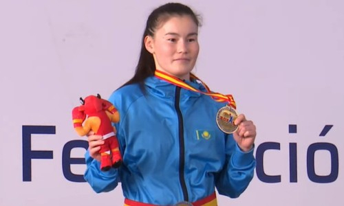 Казахстан выиграл два «золота» на международном турнире по боксу