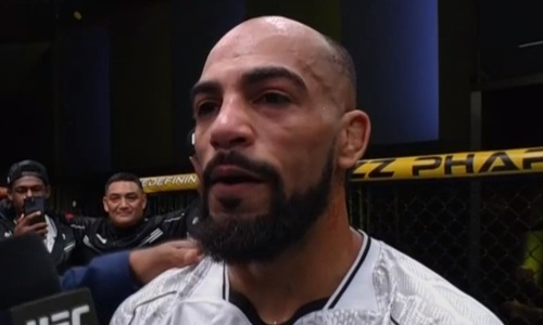 Американский боец сделал заявление после победы над непобежденным казахом в UFC