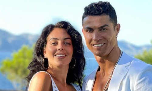 Роналду показал Джорджину с детьми и обратился к болельщикам