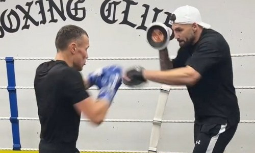 «Молодой Головкин» из Казахстана показал тренировку с экс-претендентом на чемпионский титул. Видео