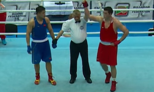 Шестой казахстанец пробился в четвертьфинал малого чемпионата мира по боксу