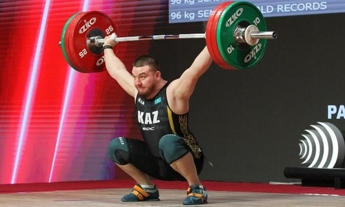 Казахстан завоевал третью медаль чемпионата Азии по тяжелой атлетике