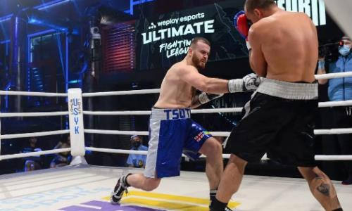 Украинский супертяж тяжелым нокаутом выиграл главный бой вечера бокса в США. Видео
