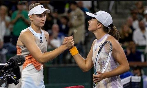 В России назвали победительницу финального матча Рыбакина — Швёнтек на турнире в Дохе