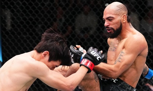 Нарушал дисциплину? В команде Азата Максума отреагировали на скандальное заявление о его поражении в UFC