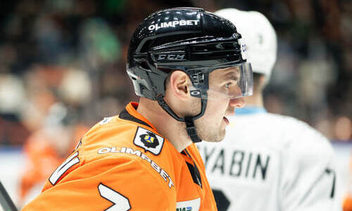 Форвард сборной Казахстана получил шанс побороться за Кубок Гагарина