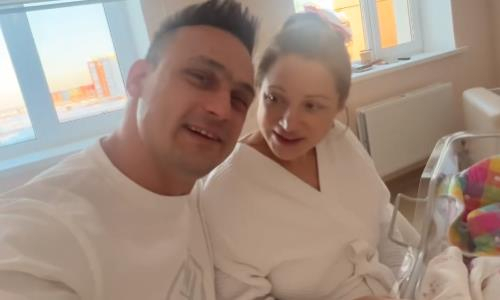Жена Ильи Ильина опубликовала первое видео из роддома
