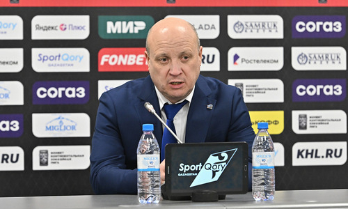 «Они не справились». Олег Болякин назвал виновных в разгроме «Барыса» в КХЛ