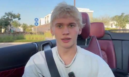 «За пределами РФ целее будешь». Сбежавшего из России Даню Милохина предупредили после дебюта в боксе