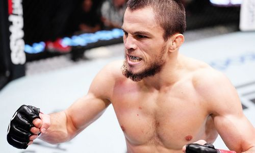 «Никто даже рядом не стоит». Сопернику казахстанского бойца UFC «гарантировали» величие