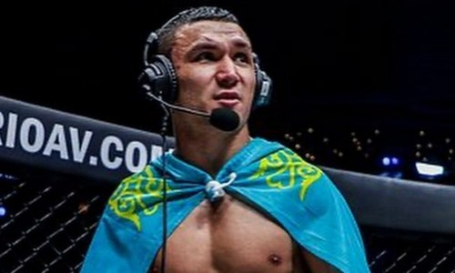 Топовый боец из Казахстана встретился c рекордсменкой UFC
