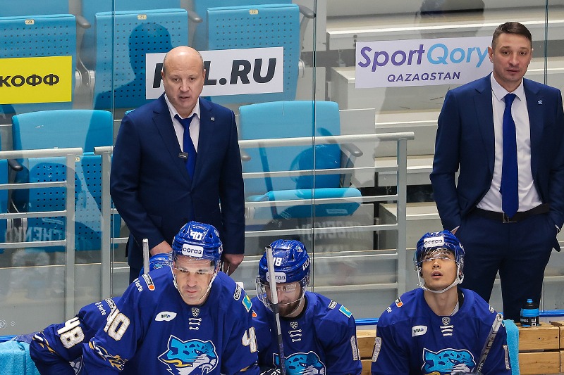 тренер хк амур. тренерский штаб амура. епанчинцев вадим хоккей. тренер хк амурские тигры. тренер амура.