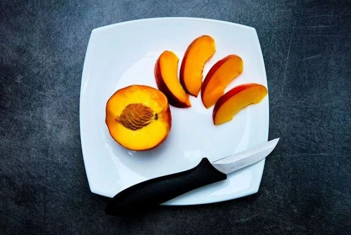 «Главный враг инсульта». Кардиолог назвал самый полезный фрукт, снижающий уровень холестерина